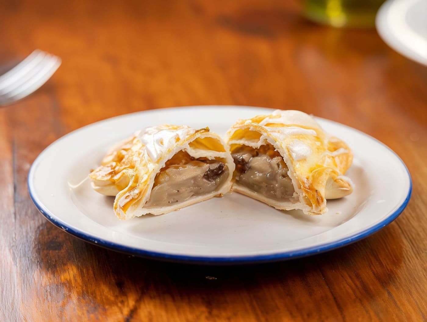 Imagen de Empanada al horno de manzana y pasas